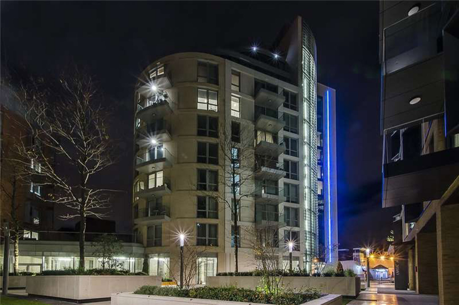 Putney Plaza